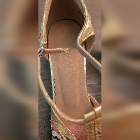 Very Fine 2707 Leopard Satin Dance Shoes wt Gold Trim 2.5" Heel Size: 8.5 - Picture 5 of 5